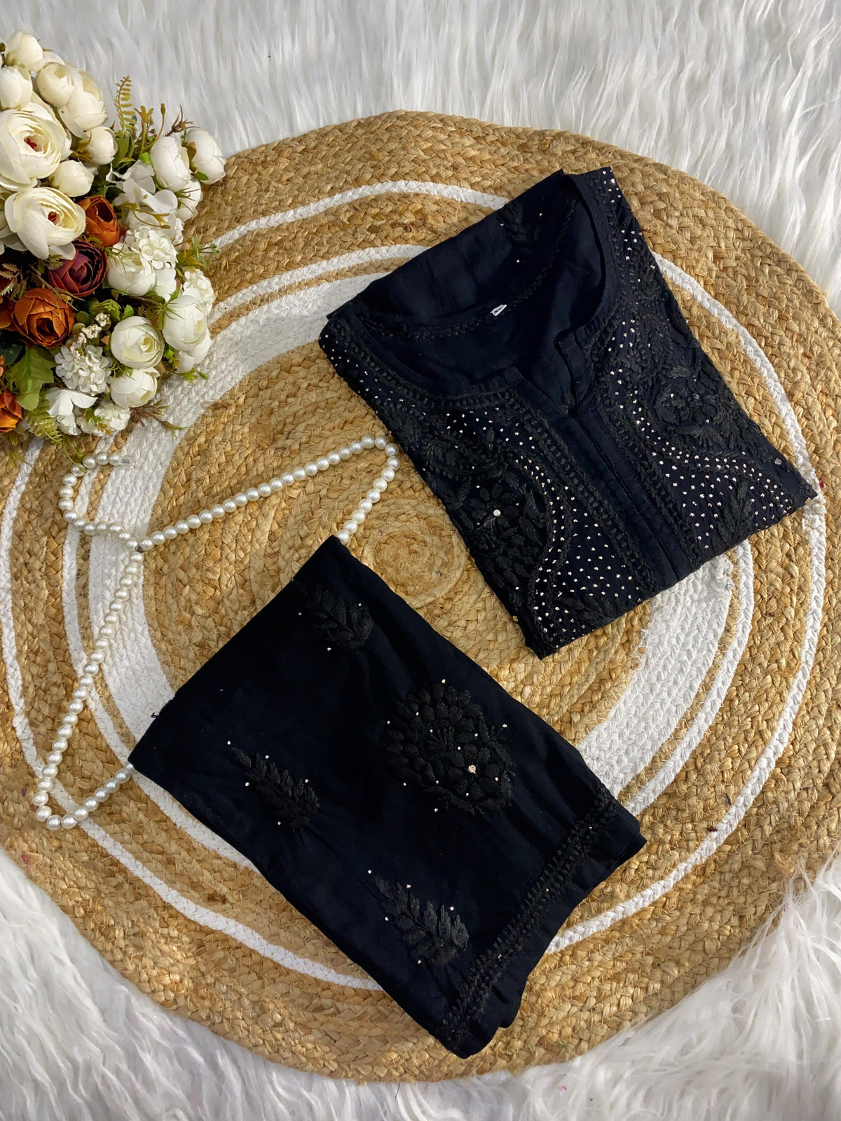 NIRAALO Suit Set with Premuim Mukaish Work