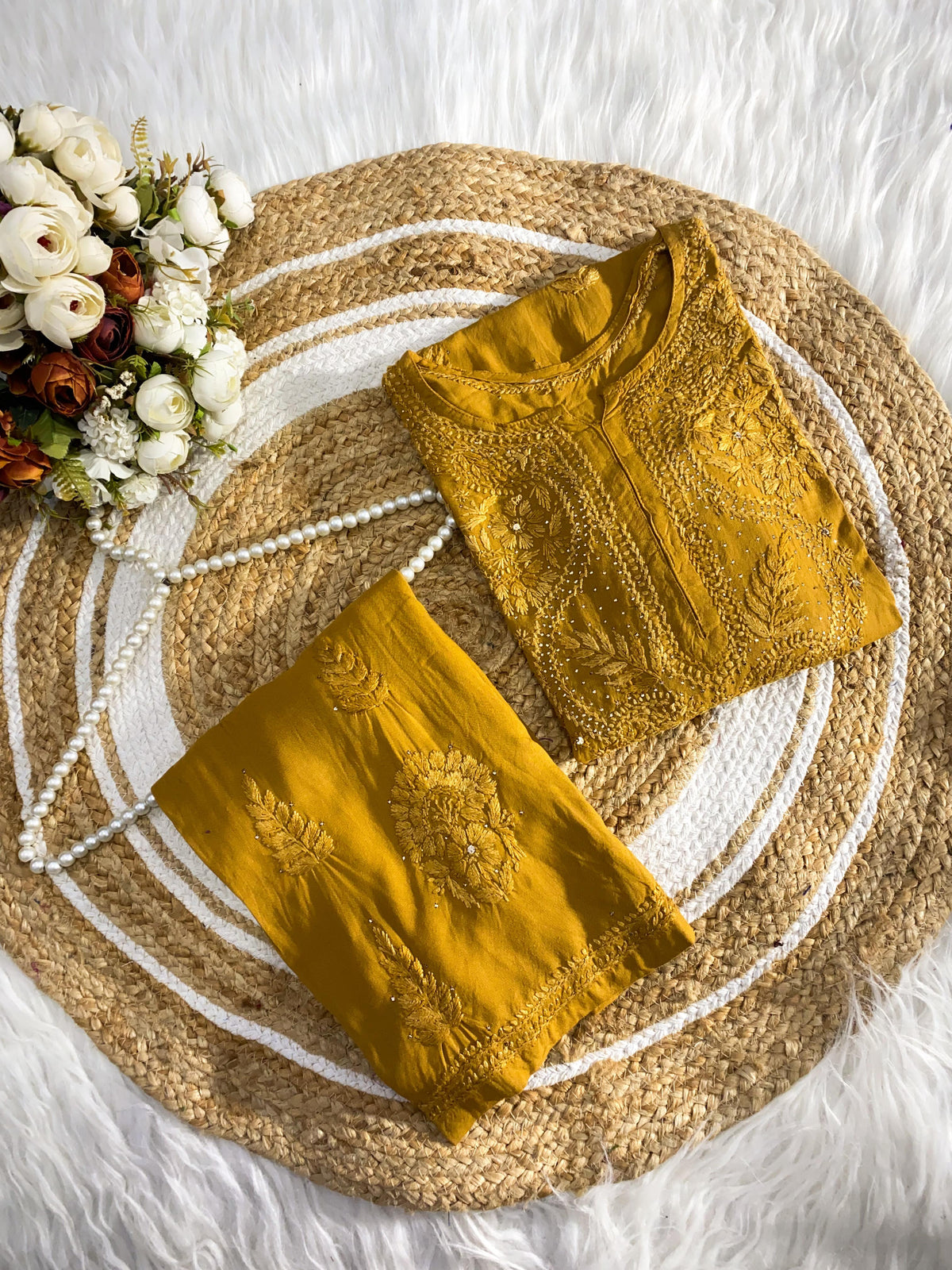NIRAALO Suit Set with Premuim Mukaish Work